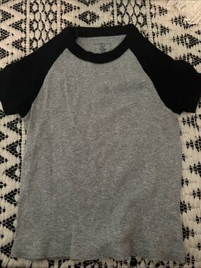 Brandy Melville Gray Body Black Short Sleeve Tee